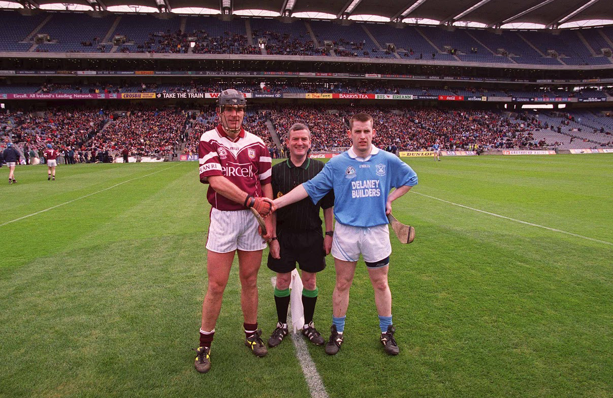 All-Ireland Club Hurling Final 2001 Slide background